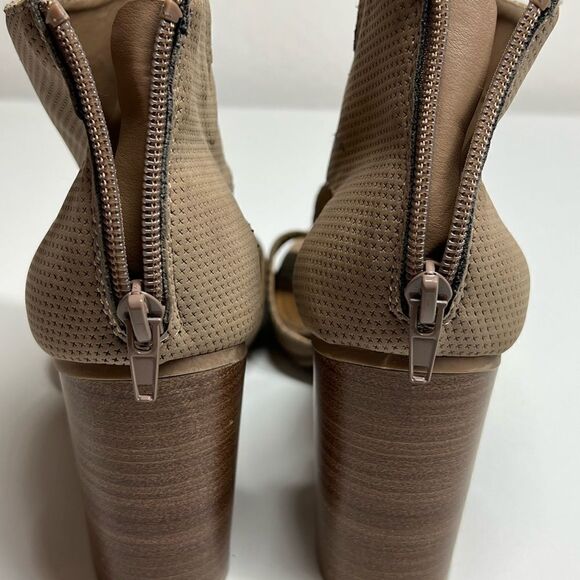 Kenneth Cole Womens Hit T-Strap Taupe T-Strap Heels Size 8,5 - Picture 14 of 16